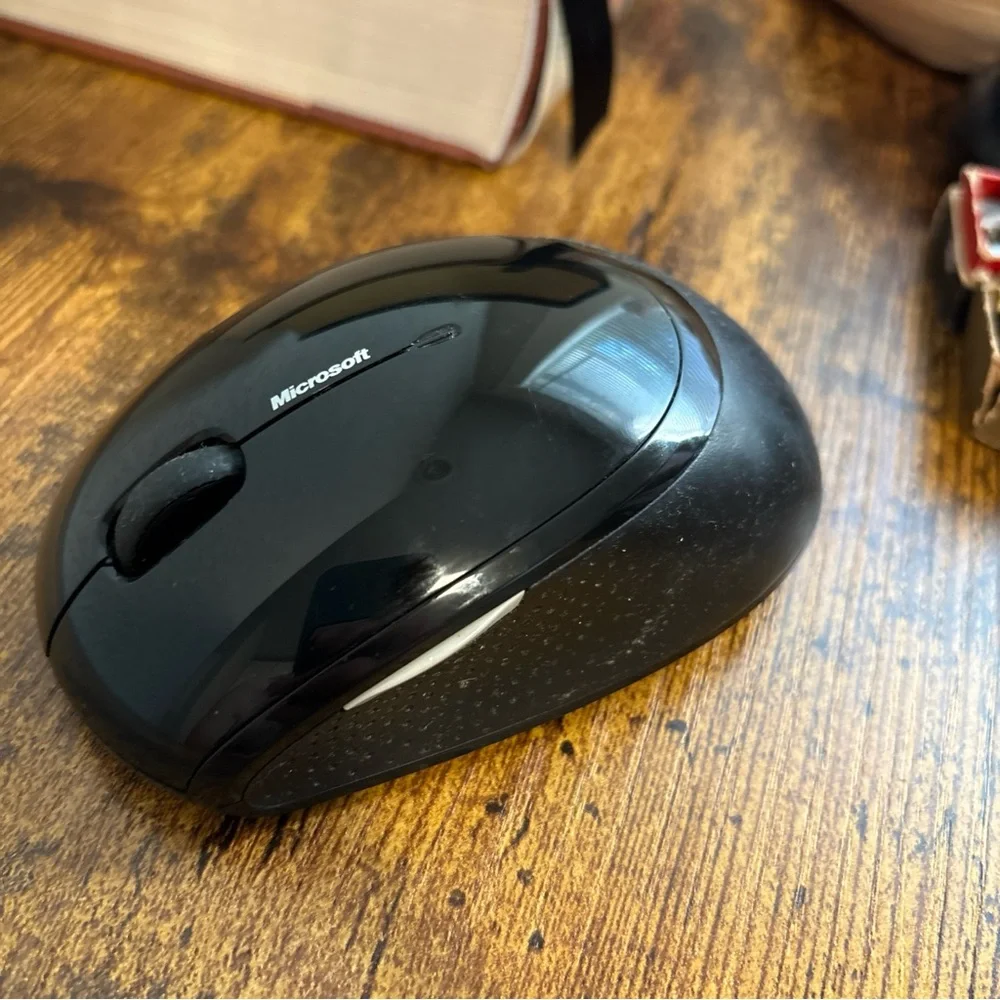 Microsoft Wireless Black Mouse No USB